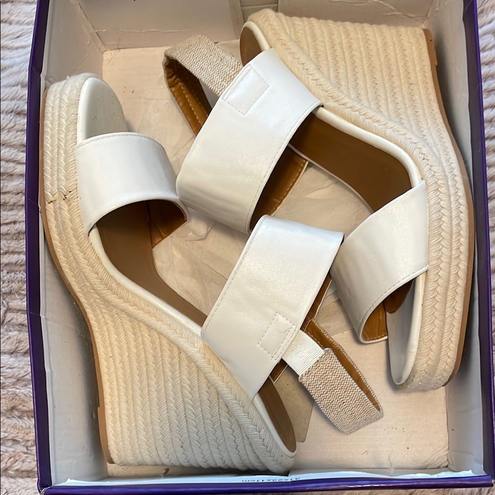 Moda White Wedge Sandals with Textured Platform